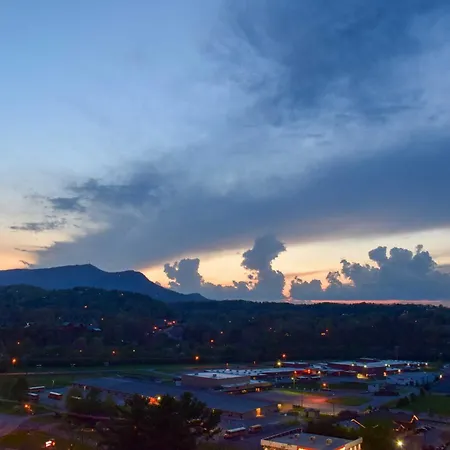 Pigeon Forge Condo Less Than 2 Mi To Attractions!